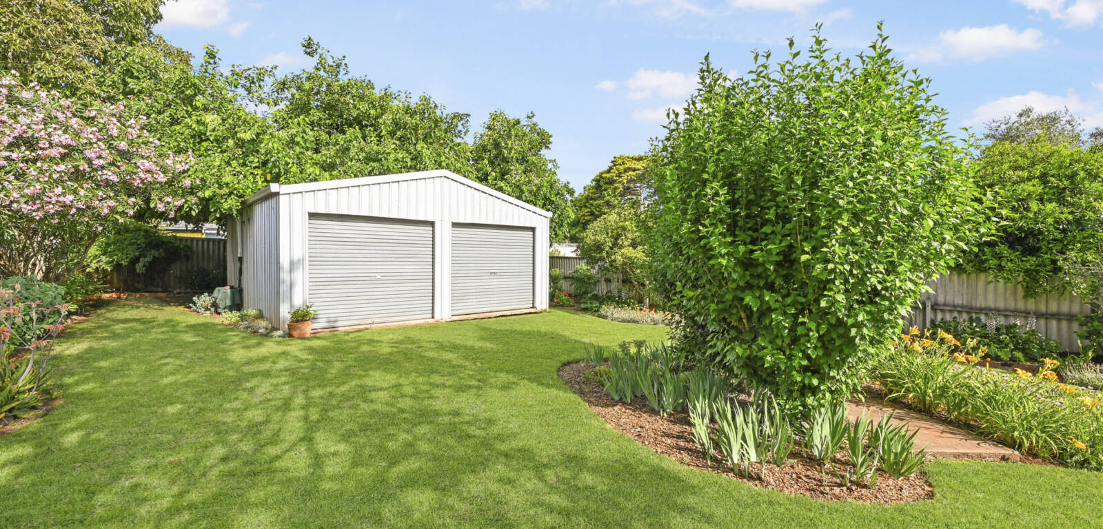 136 Stuart St, MOUNT LOFTY, QLD 4350 AU