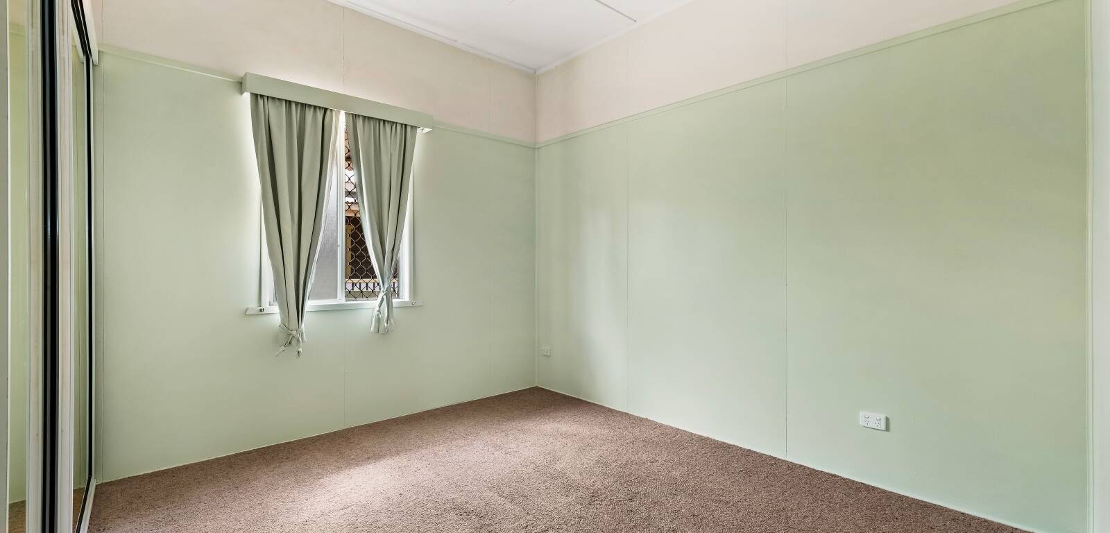 8 Leonard St, EAST TOOWOOMBA, QLD 4350 AU