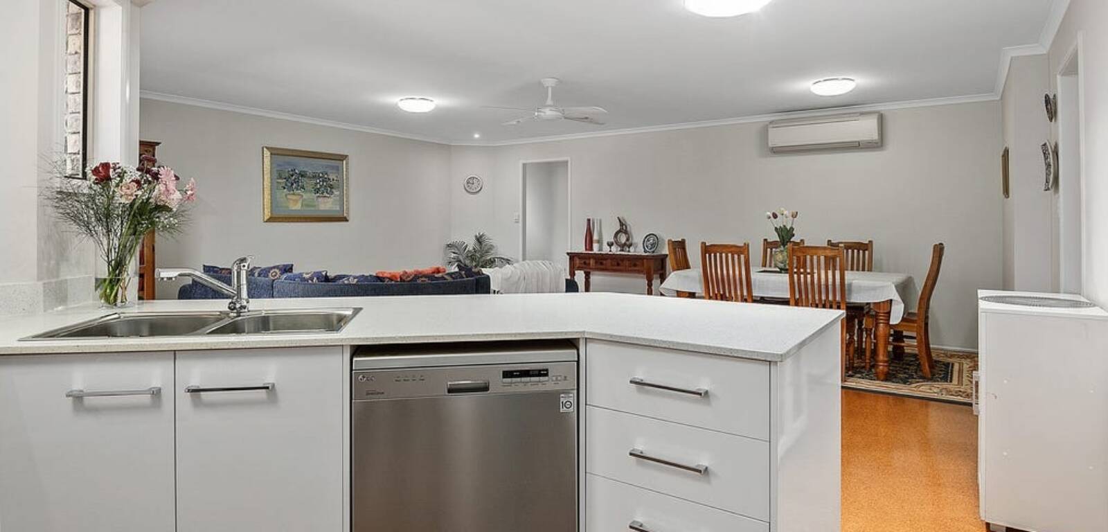 408 MacKenzie St, MIDDLE RIDGE, QLD 4350 AU