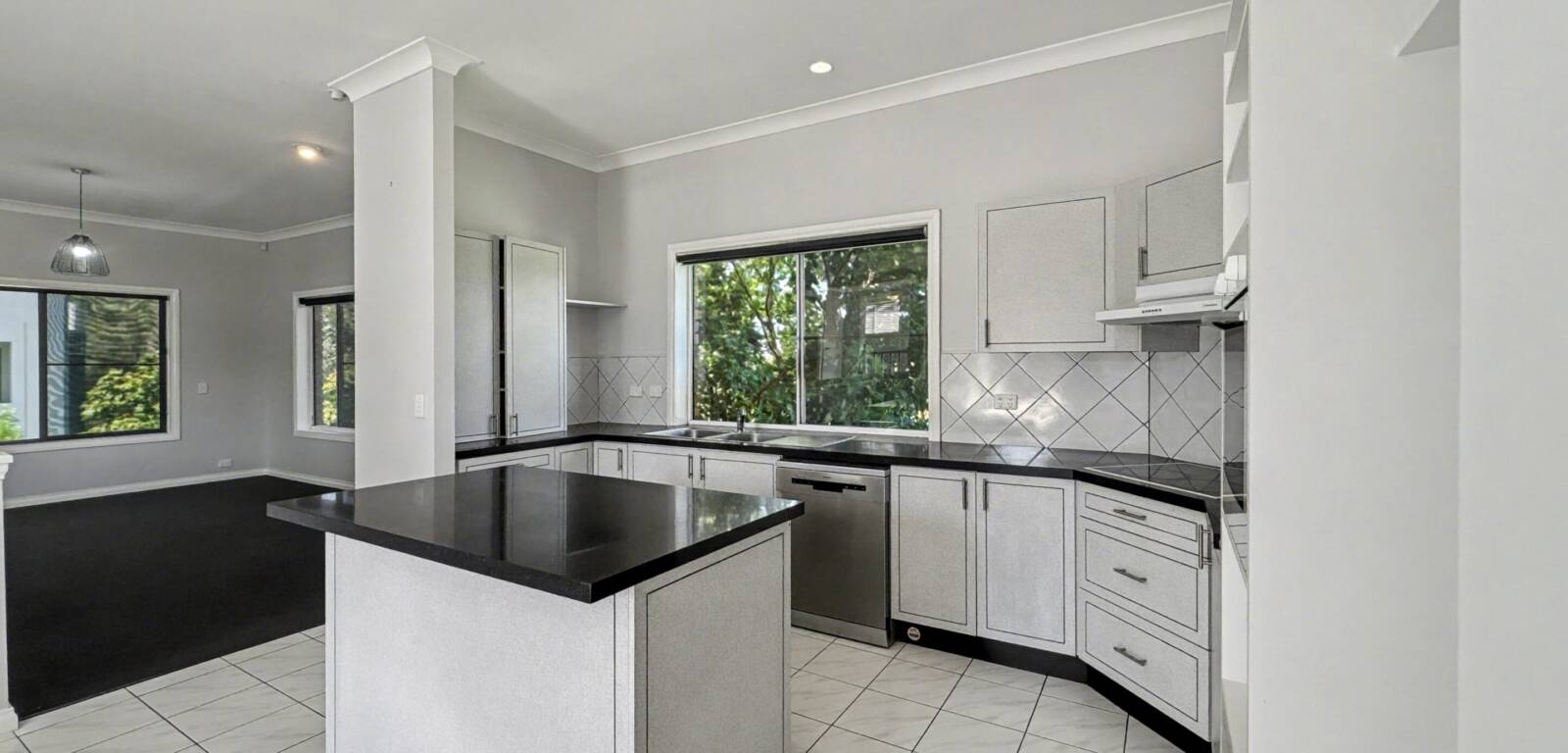 3/42 South St, RANGEVILLE, QLD 4350 AU