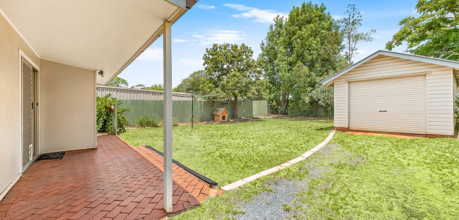 8 Leonard St, EAST TOOWOOMBA, QLD 4350 AU