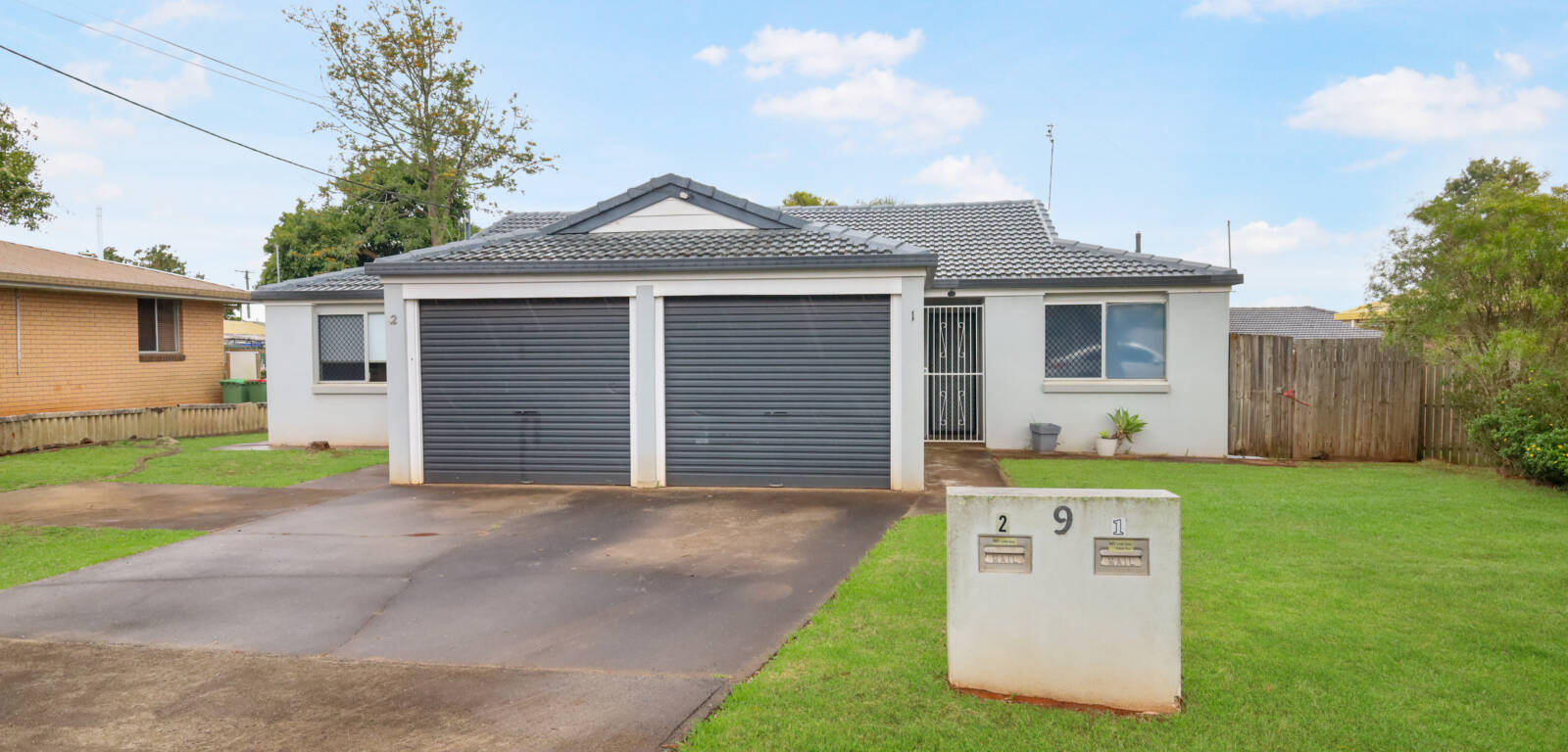 1 & 2/9 Regent Street, DARLING HEIGHTS, QLD 4350 AU