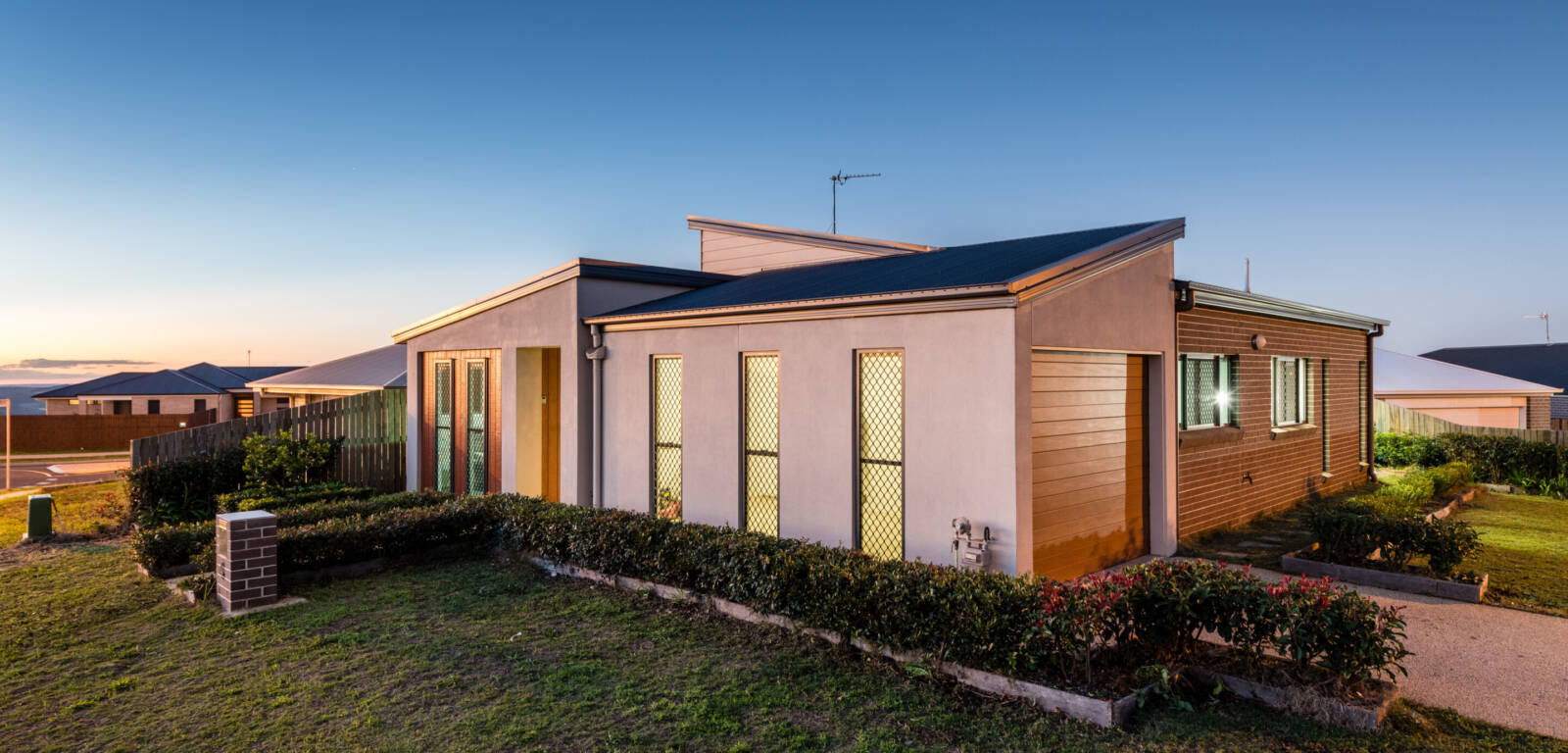 4 Farrer St, CRANLEY, QLD 4350 AU