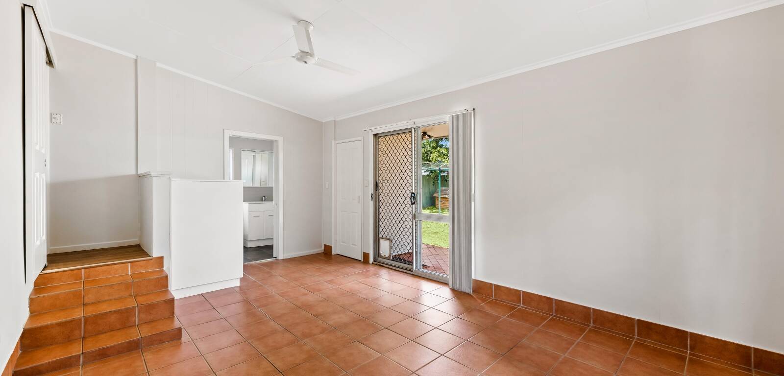 8 Leonard St, EAST TOOWOOMBA, QLD 4350 AU