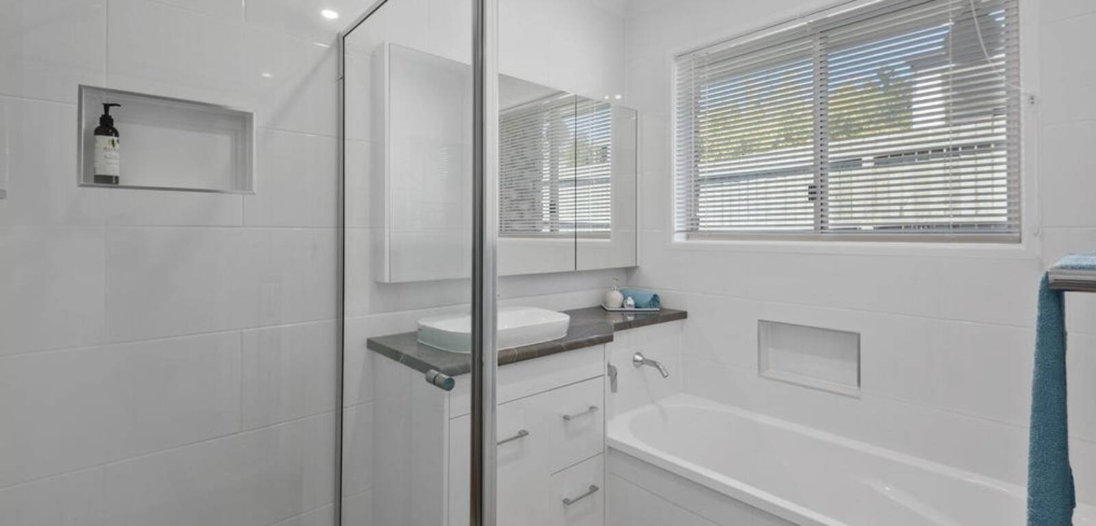 408 MacKenzie St, MIDDLE RIDGE, QLD 4350 AU