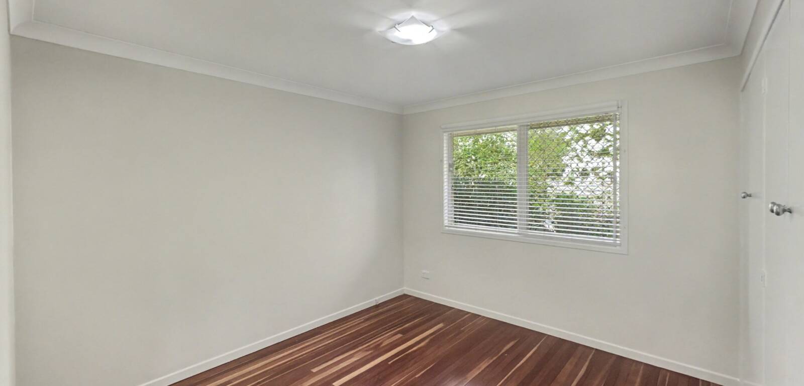 2/298 MacKenzie St, RANGEVILLE, QLD 4350 AU