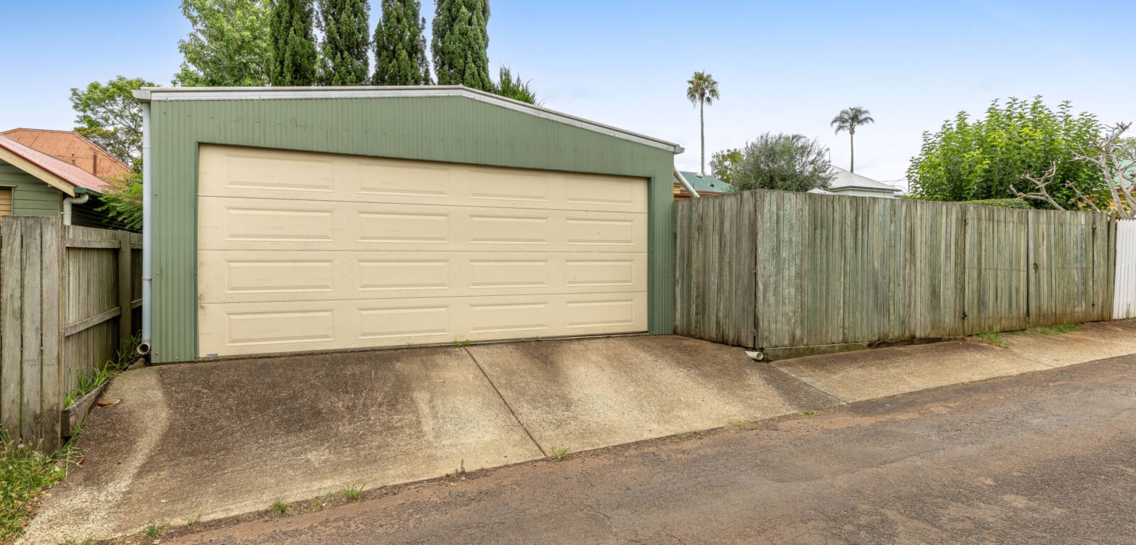 32 Eleanor St, EAST TOOWOOMBA, QLD 4350 AU