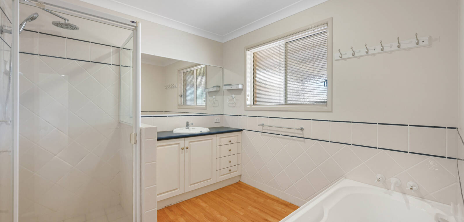 34 Swartz St, KEARNEYS SPRING, QLD 4350 AU