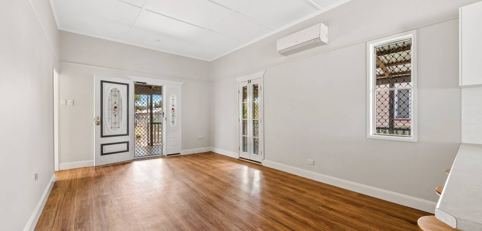 8 Leonard St, EAST TOOWOOMBA, QLD 4350 AU