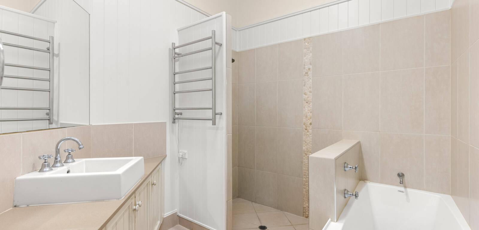 32 Eleanor St, EAST TOOWOOMBA, QLD 4350 AU