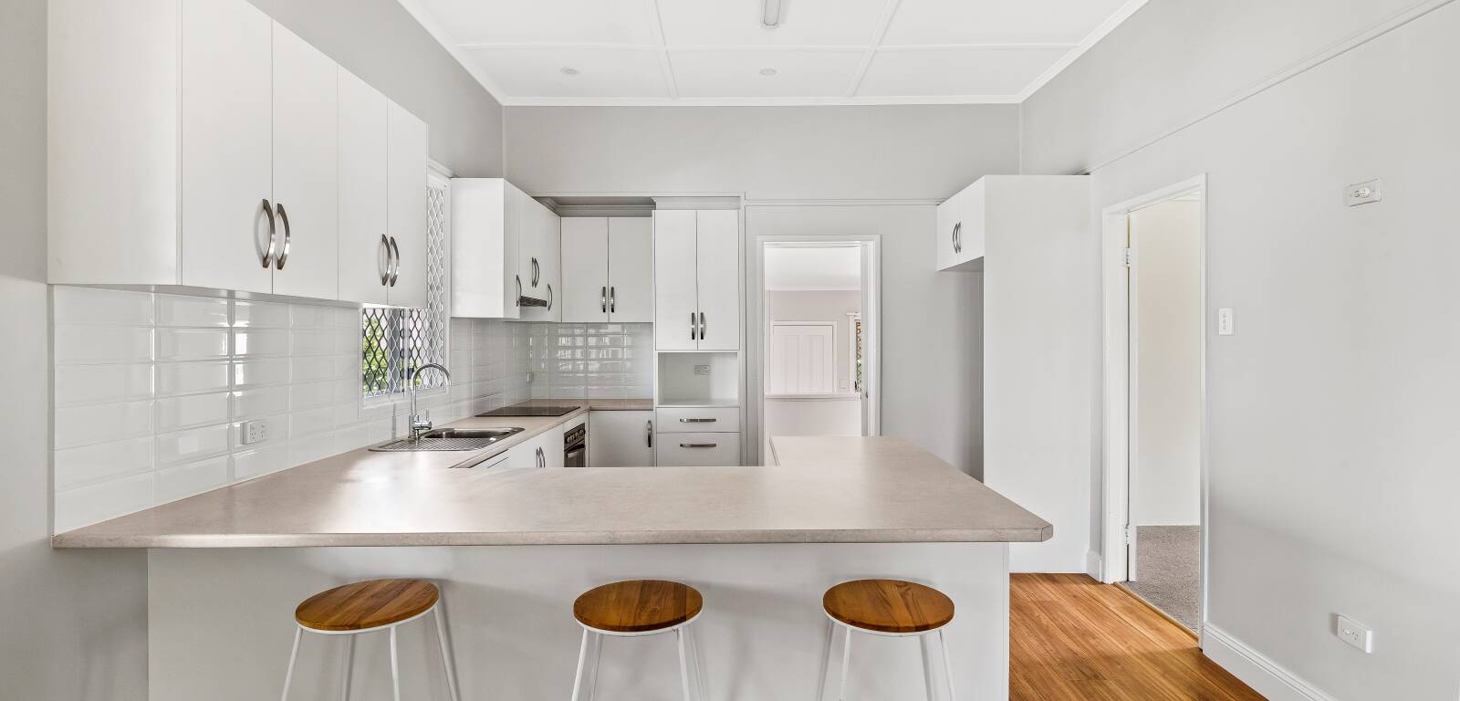 8 Leonard St, EAST TOOWOOMBA, QLD 4350 AU