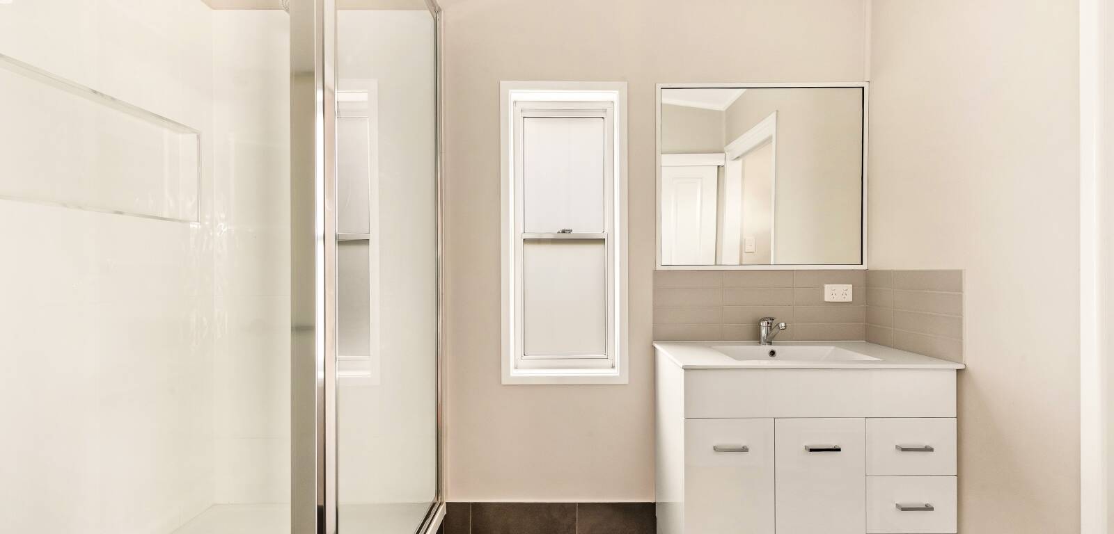 8 Leonard St, EAST TOOWOOMBA, QLD 4350 AU