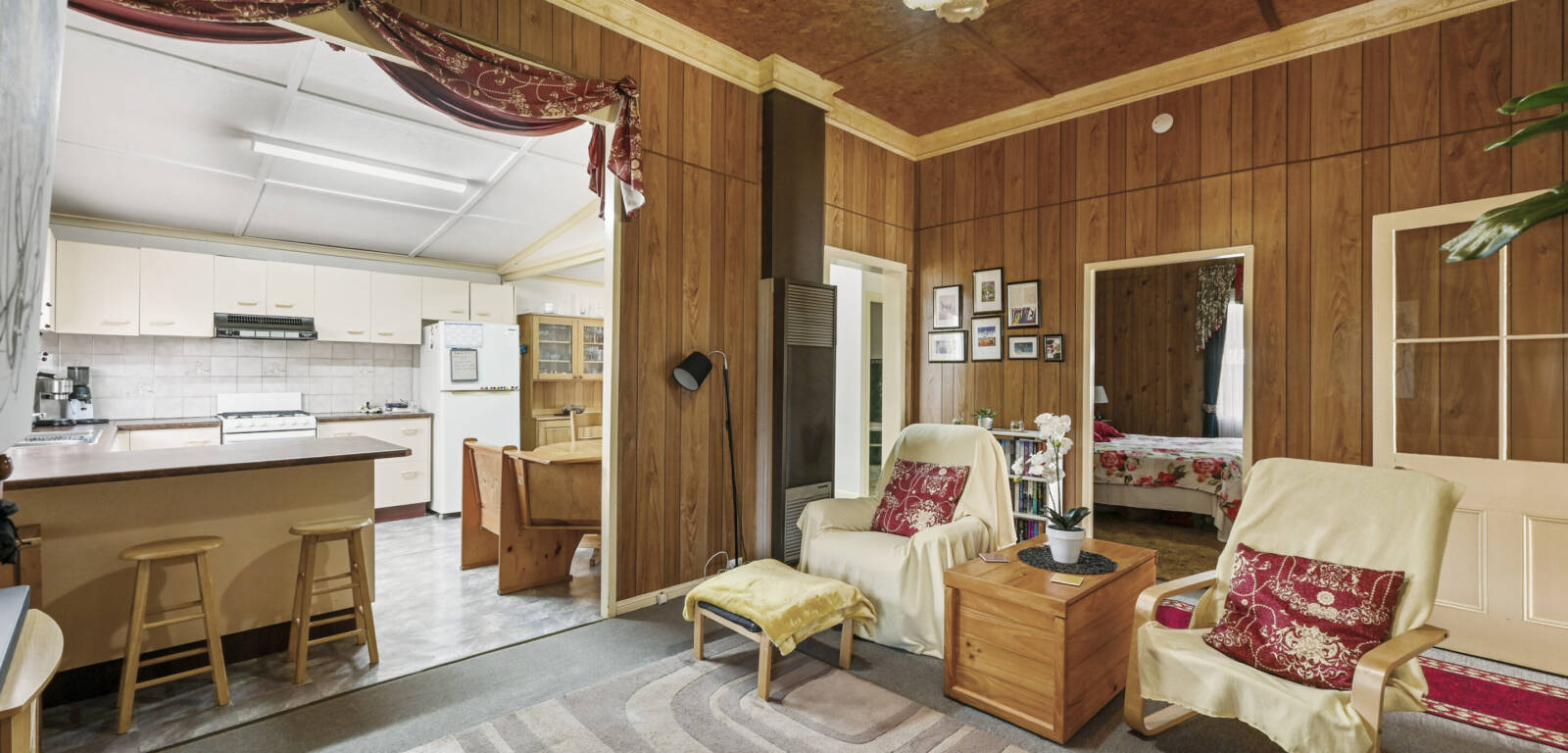 136 Stuart St, MOUNT LOFTY, QLD 4350 AU