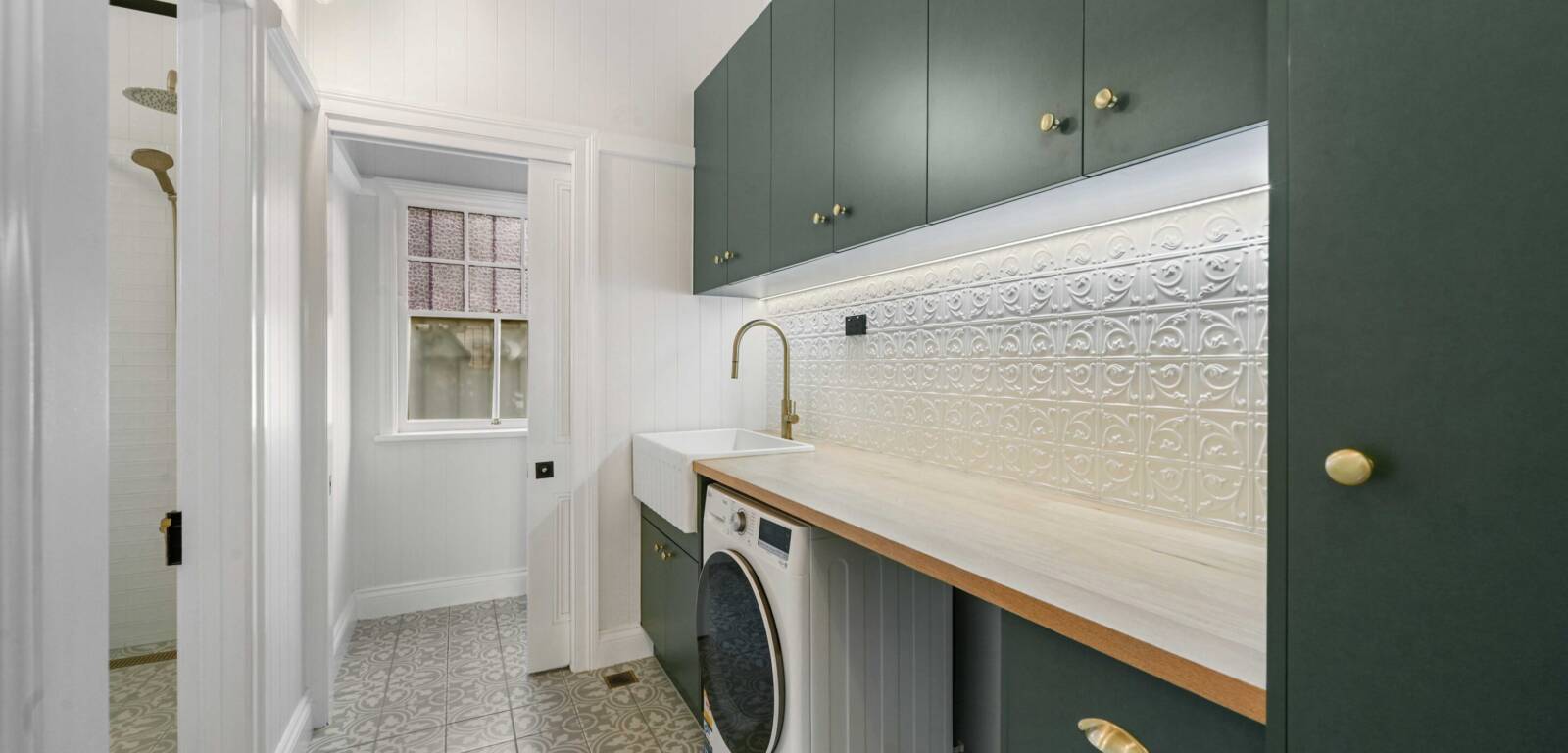 175 Campbell St, NEWTOWN, QLD 4350 AU