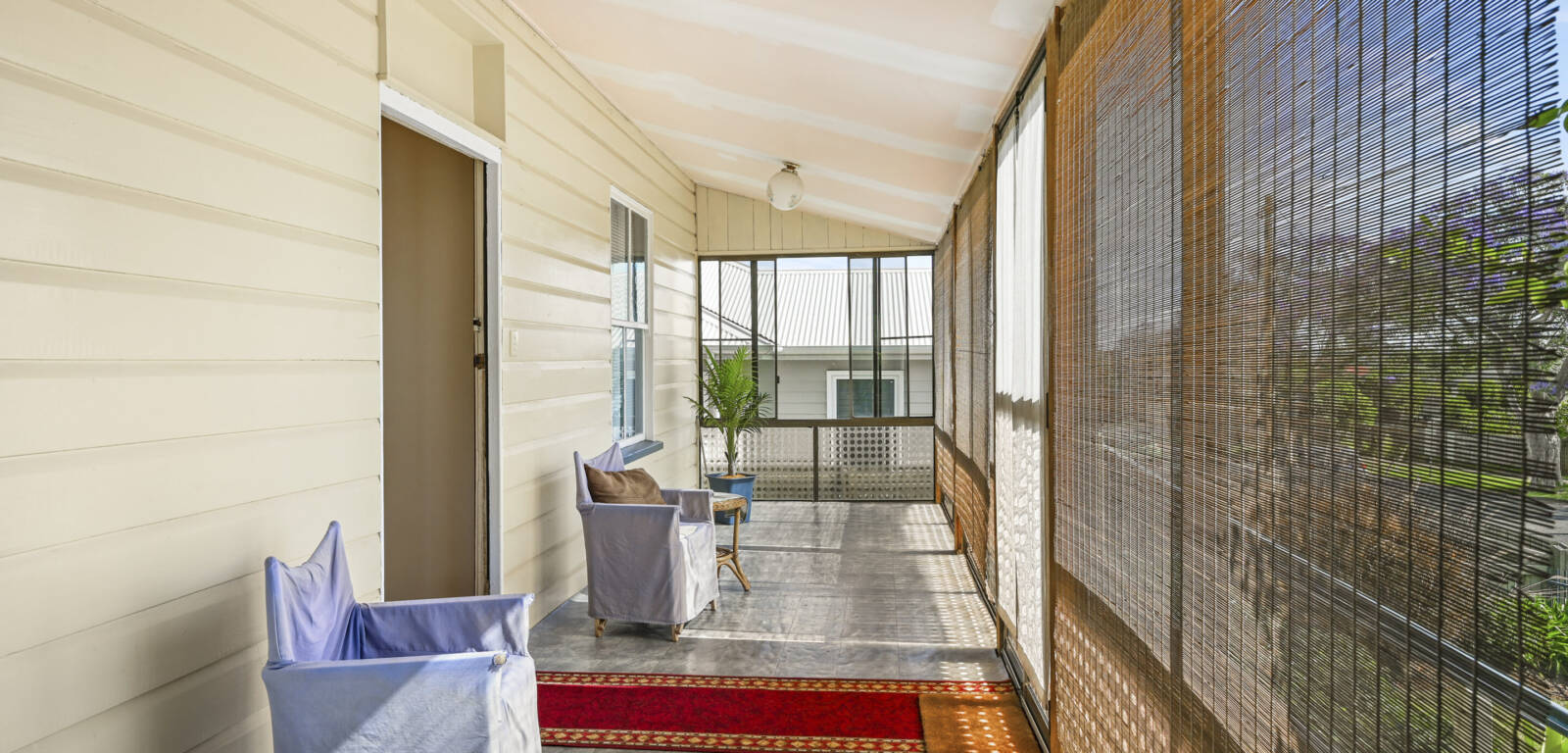 136 Stuart St, MOUNT LOFTY, QLD 4350 AU