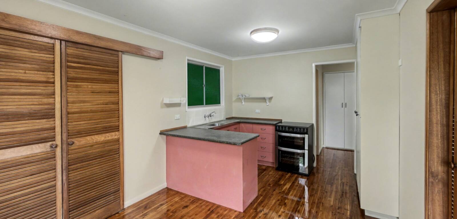 69 Arabian St, HARRISTOWN, QLD 4350 AU