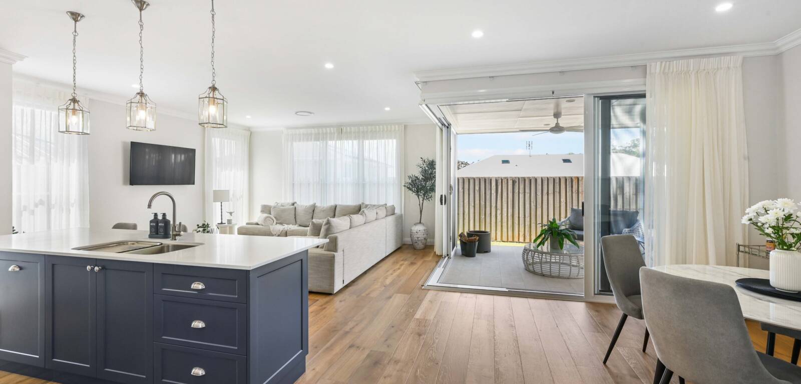 2/127 Stenner St, MIDDLE RIDGE, QLD 4350 AU