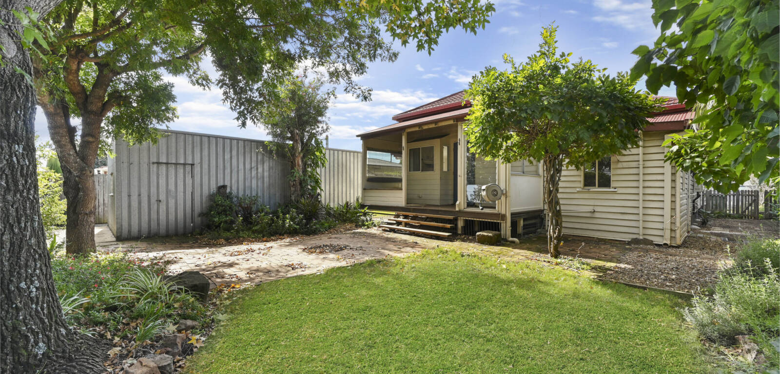 43 Monash St, NEWTOWN, QLD 4350 AU