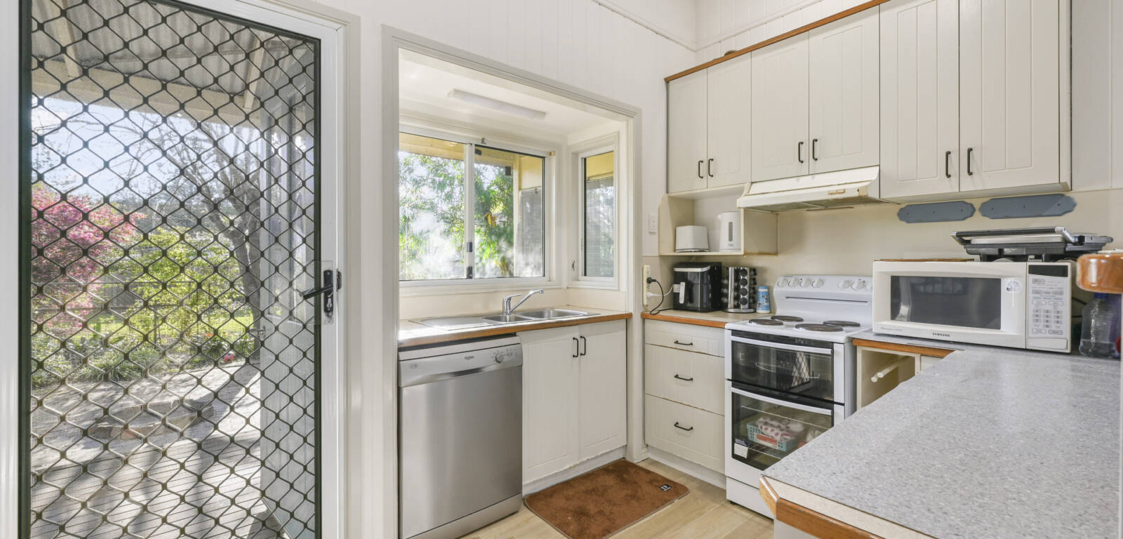 43 Monash St, NEWTOWN, QLD 4350 AU