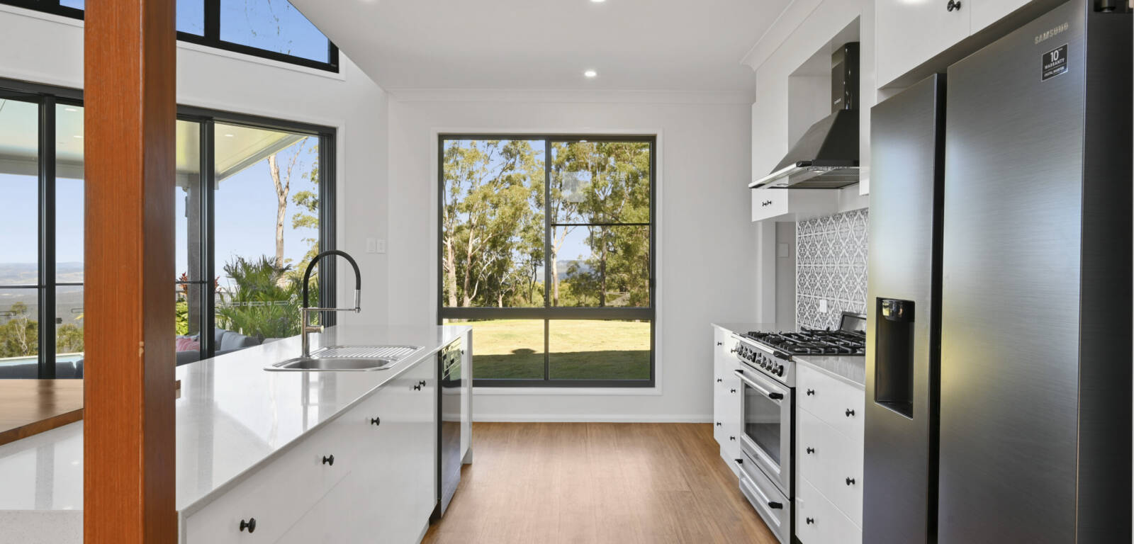 208 Fernbank Rd, FIFTEEN MILE, QLD 4352 AU