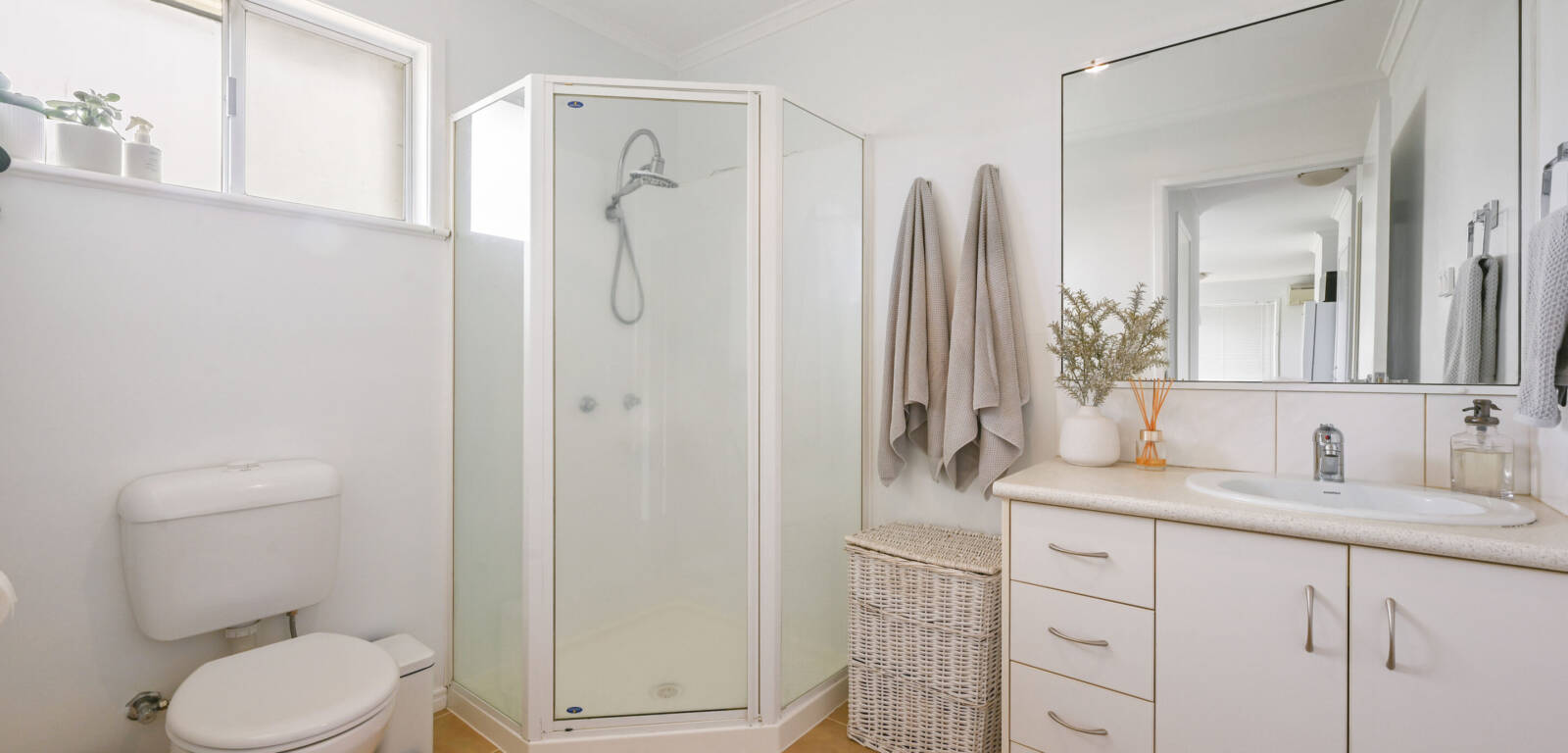 6 Norris St, RANGEVILLE, QLD 4350 AU