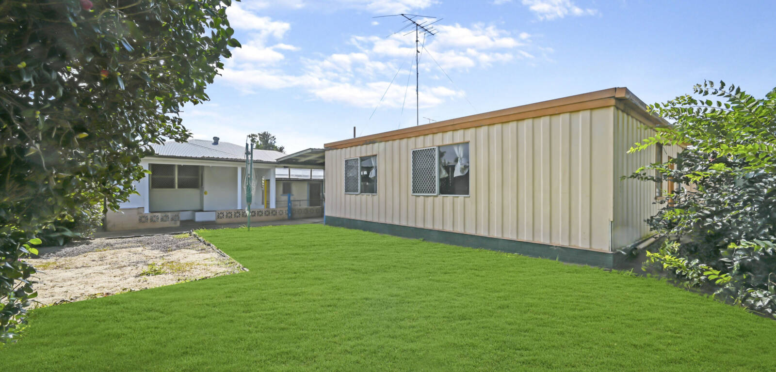 224 Campbell St, NEWTOWN, QLD 4350 AU