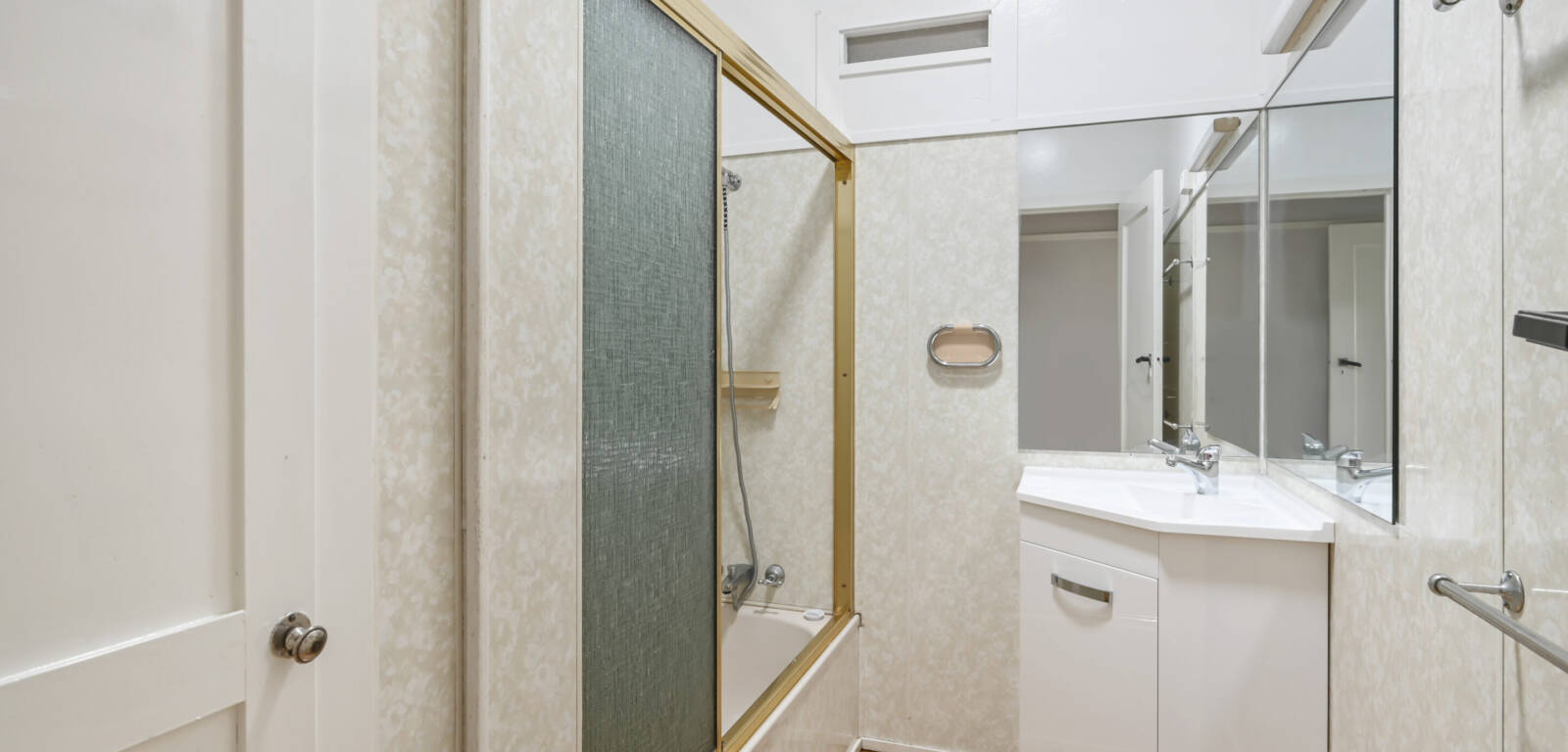 224 Campbell St, NEWTOWN, QLD 4350 AU