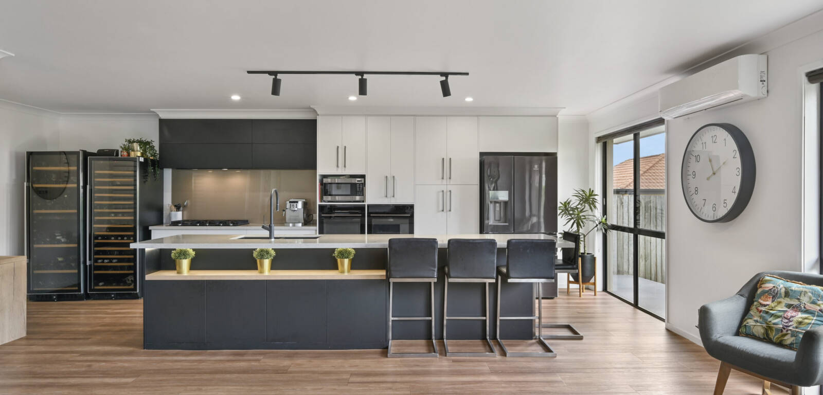 5 Jake Court, MIDDLE RIDGE, QLD 4350 AU