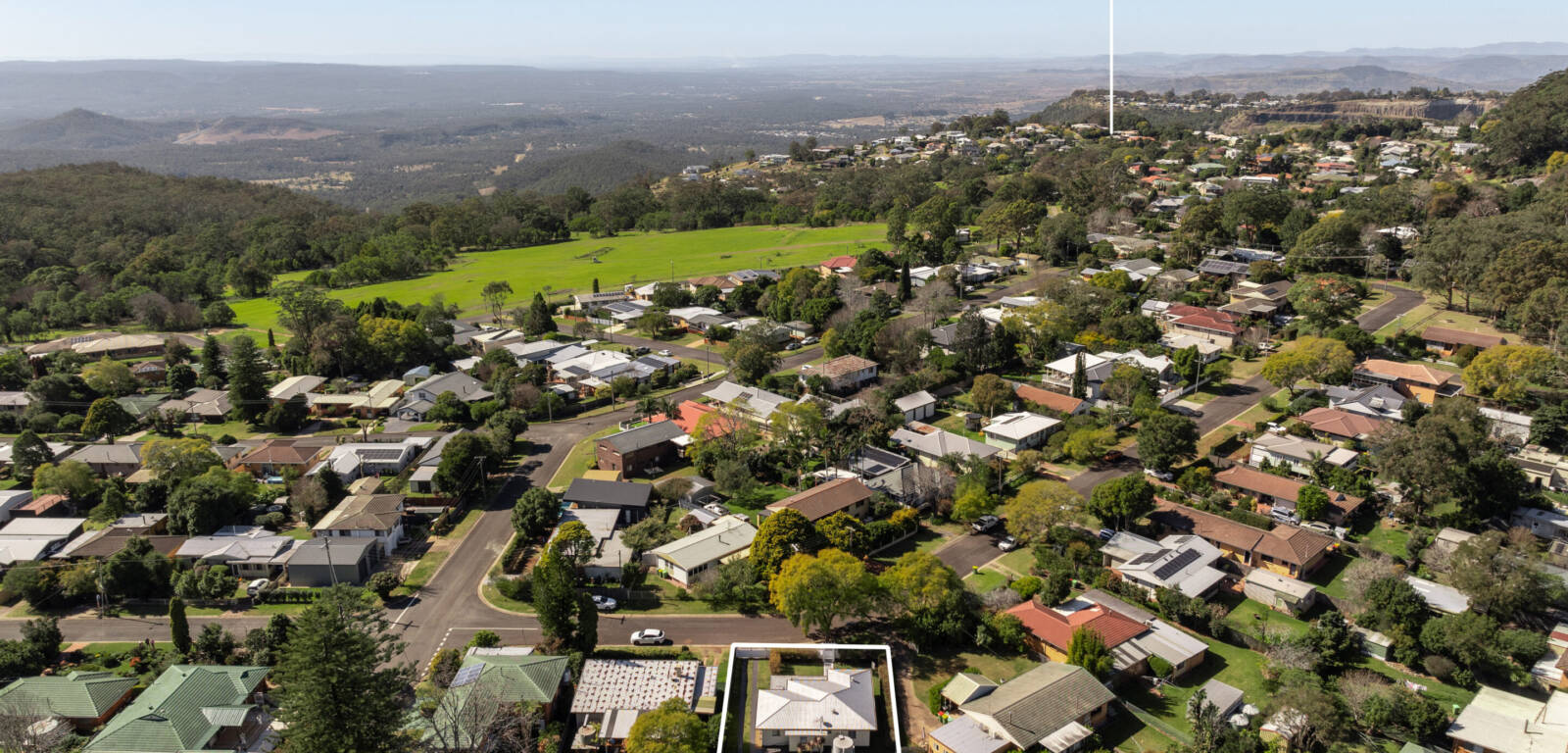 29 Talinga St, MOUNT LOFTY, QLD 4350 AU