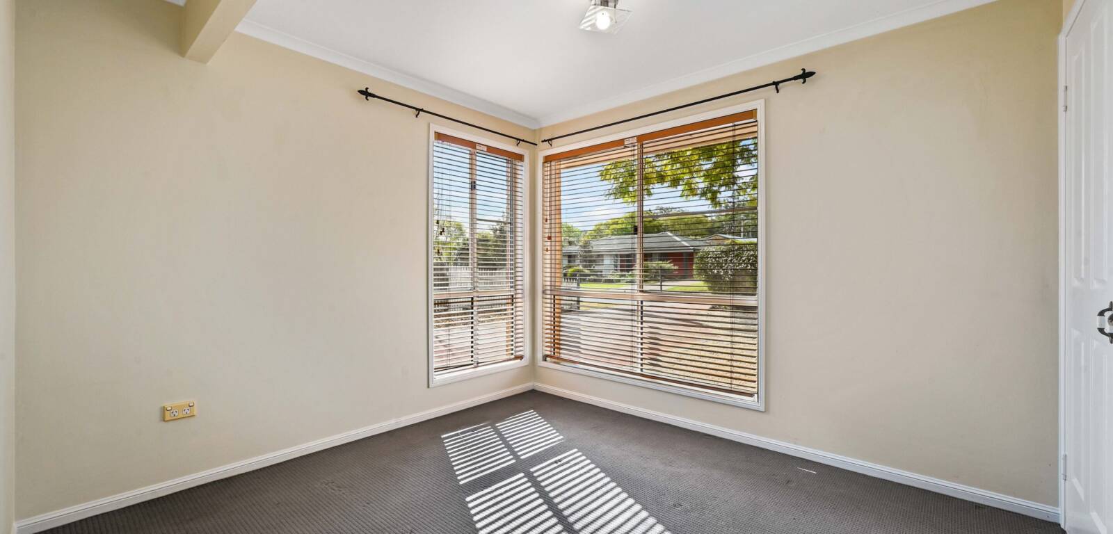 24 Stanmoore St, RANGEVILLE, QLD 4350 AU