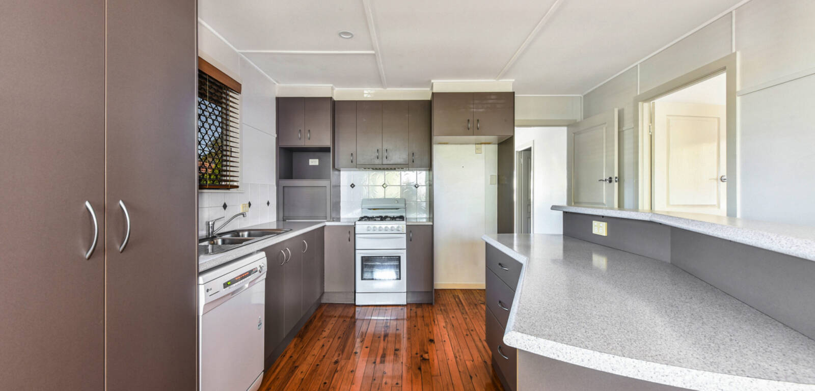 45 Flinders St, CENTENARY HEIGHTS, QLD 4350 AU