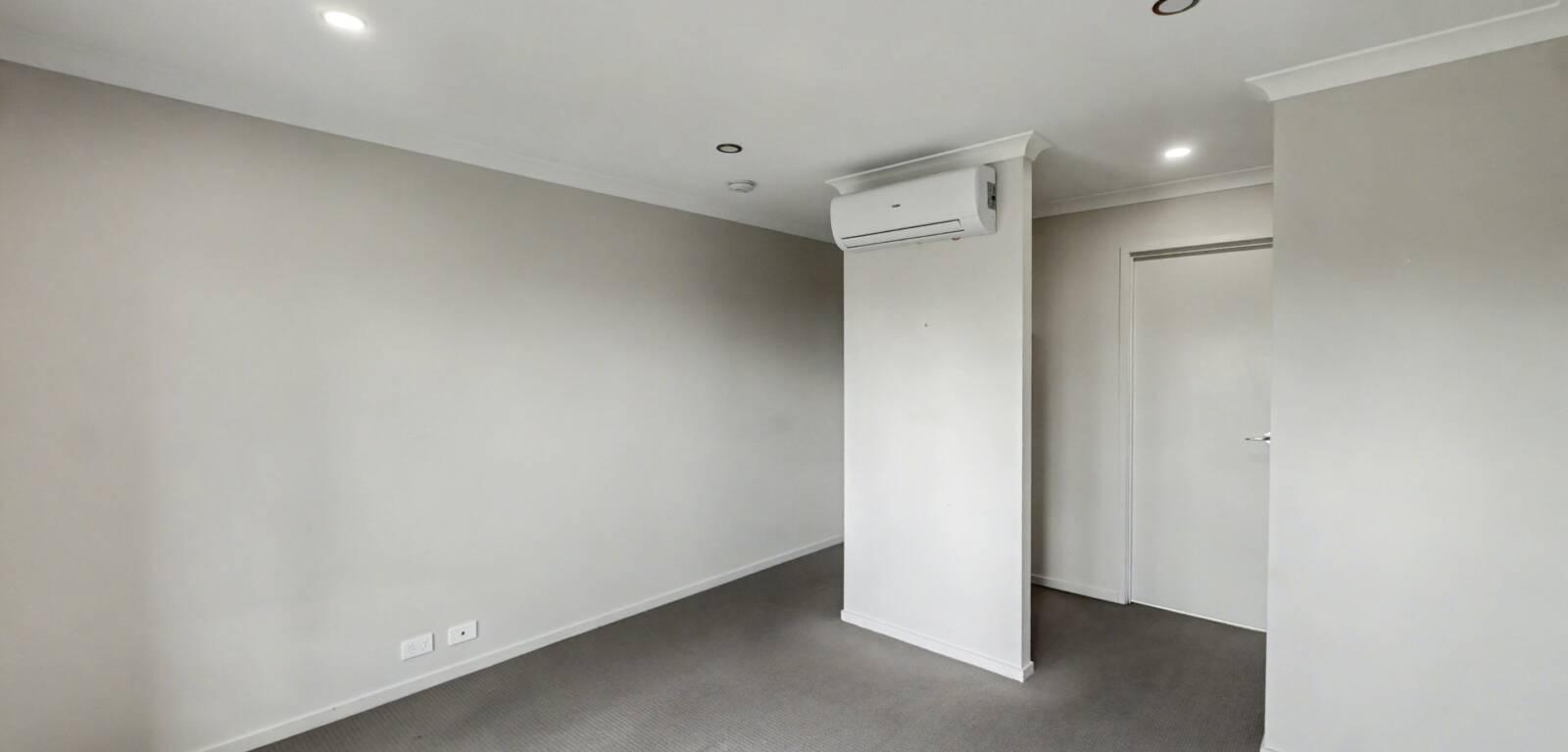 2/10 Sanctuary Drive, CRANLEY, QLD 4350 AU