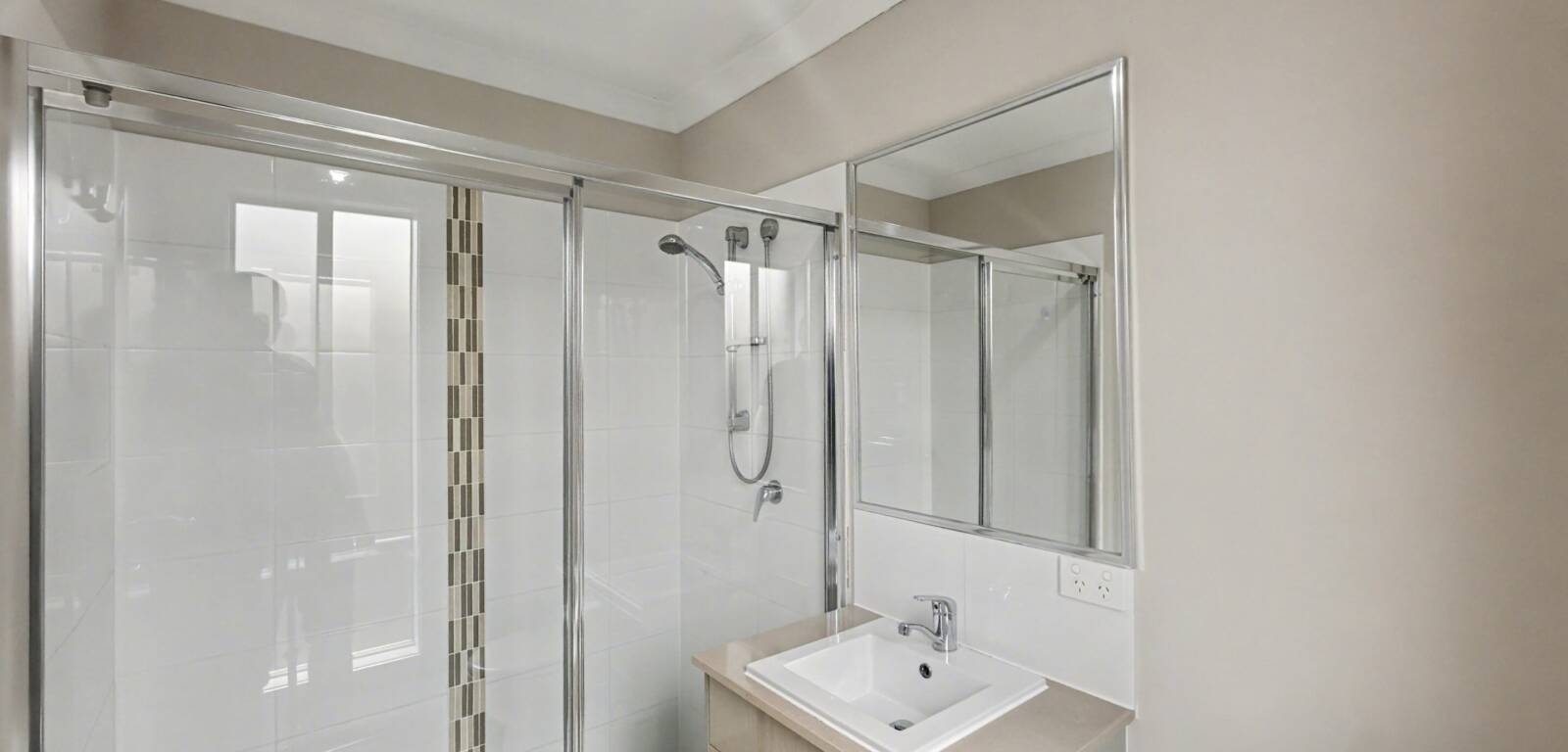 2/10 Sanctuary Drive, CRANLEY, QLD 4350 AU