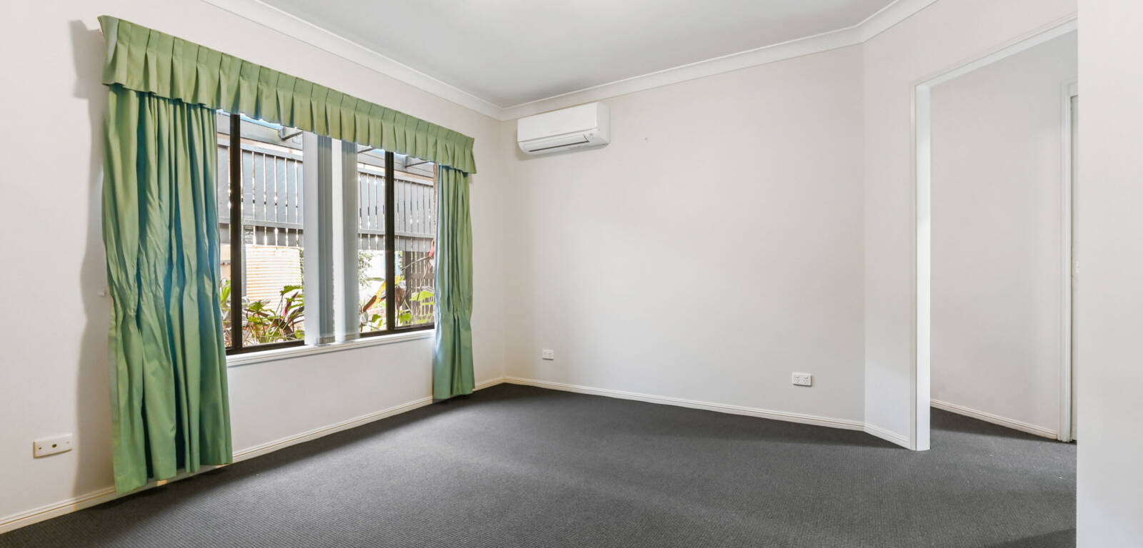 172 Spring St, MIDDLE RIDGE, QLD 4350 AU