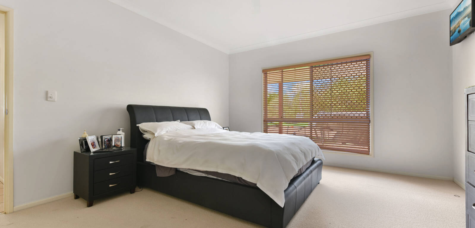 1 Cotswold Cl, COTSWOLD HILLS, QLD 4350 AU