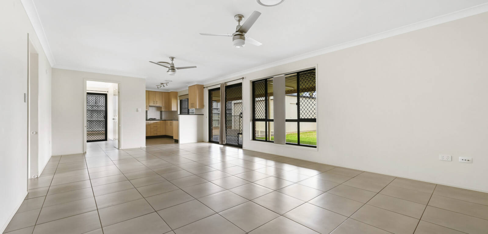 55 Smythe Dr, HIGHFIELDS, QLD 4352 AU