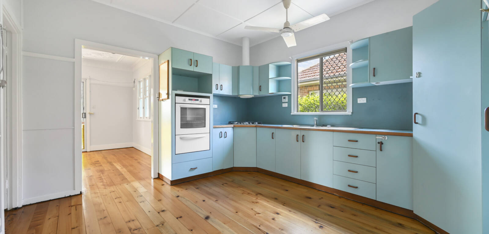 224 Campbell St, NEWTOWN, QLD 4350 AU