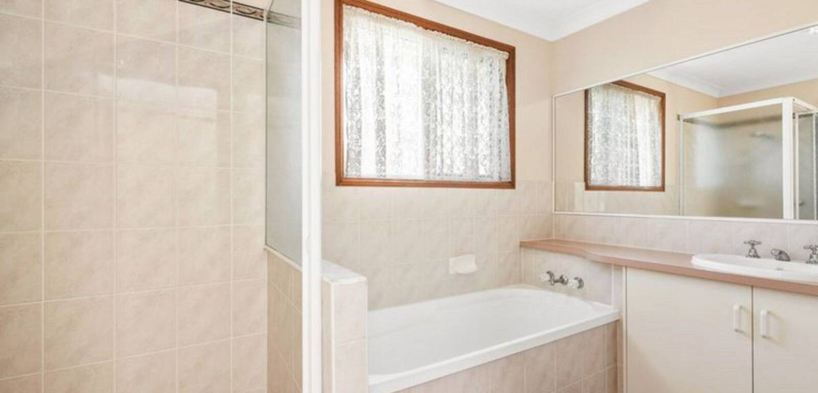 19 Oldfield St, MIDDLE RIDGE, QLD 4350 AU