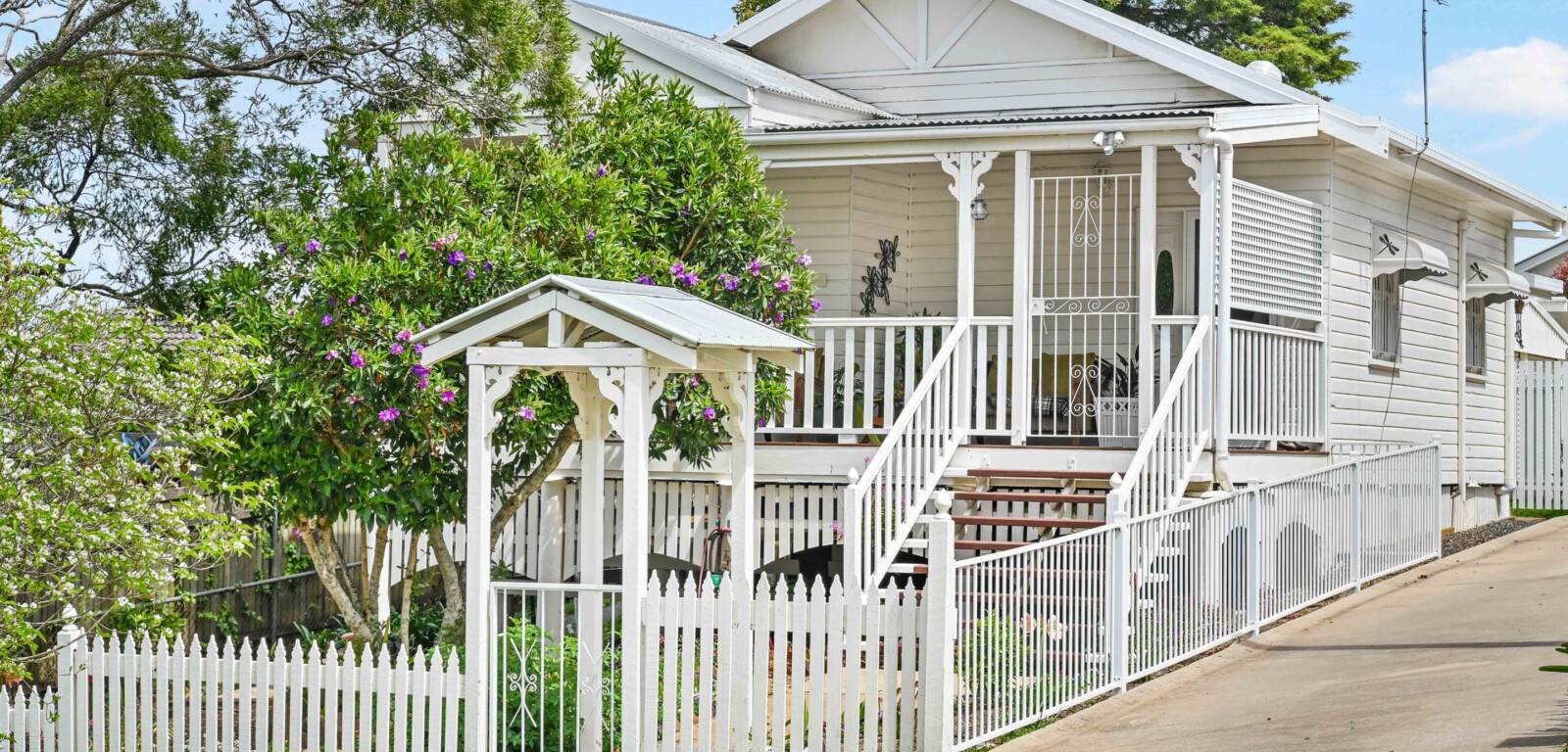 1/23 Glendower St, MOUNT LOFTY, QLD 4350 AU