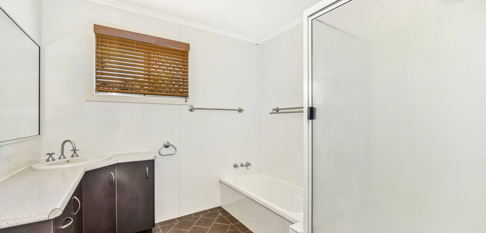 45 Flinders St, CENTENARY HEIGHTS, QLD 4350 AU