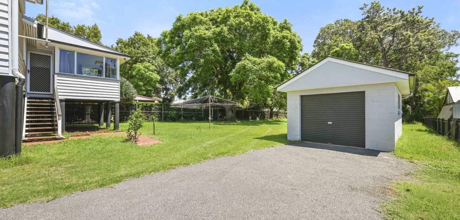 5 Charles St, NEWTOWN, QLD 4350 AU