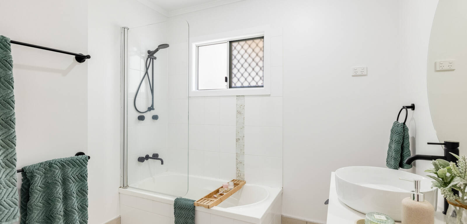 29 Talinga St, MOUNT LOFTY, QLD 4350 AU