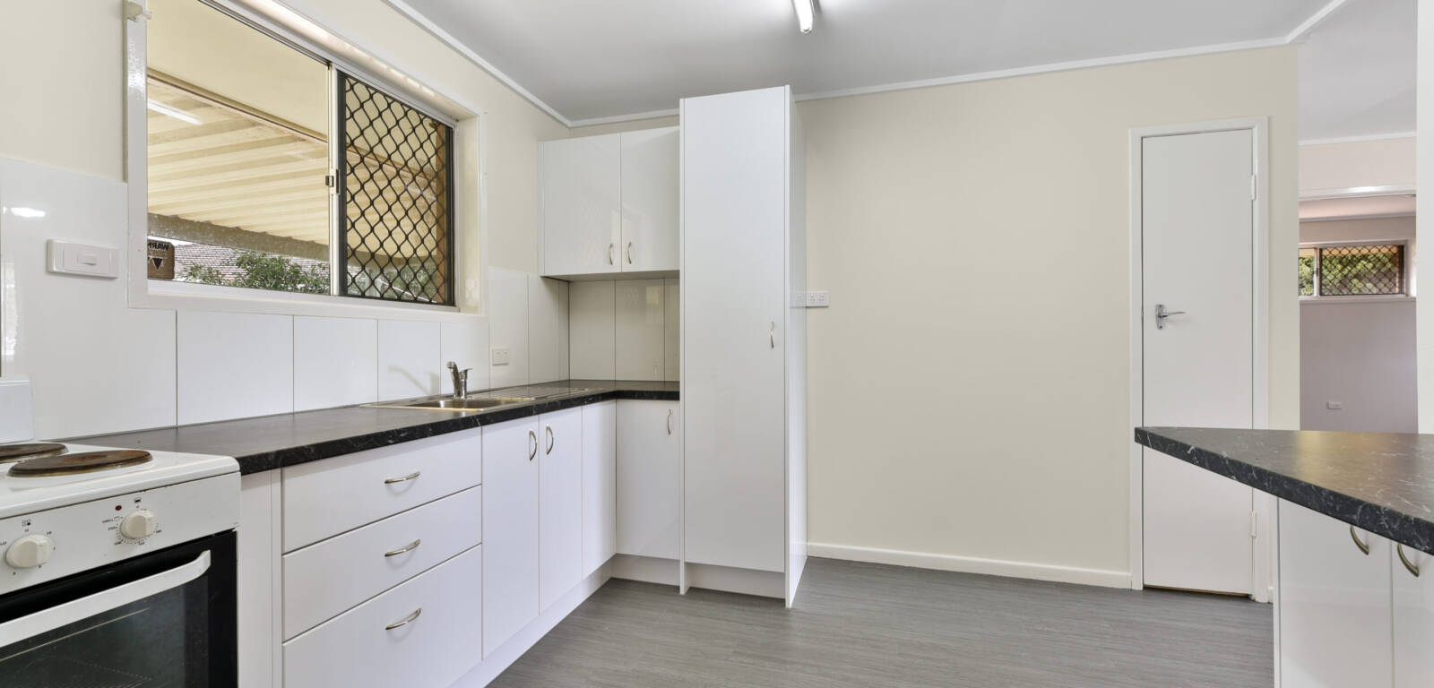 109 Drayton Rd, HARRISTOWN, QLD 4350 AU