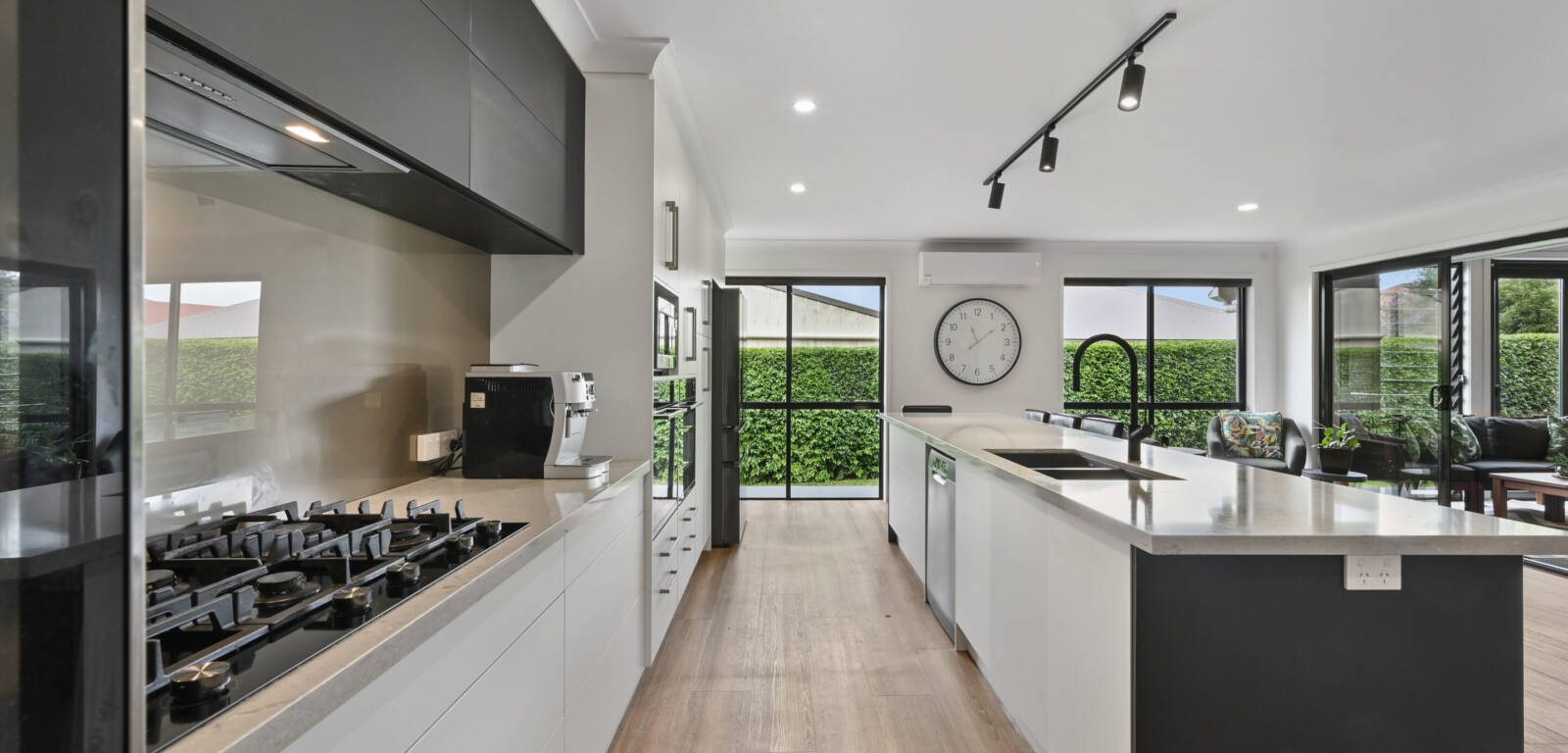 5 Jake Court, MIDDLE RIDGE, QLD 4350 AU