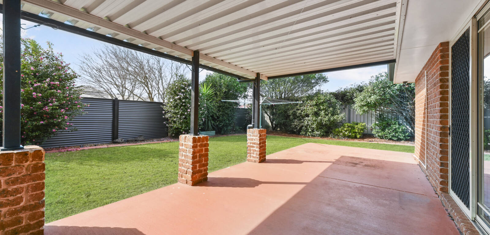 12 Chelwyn St, MIDDLE RIDGE, QLD 4350 AU