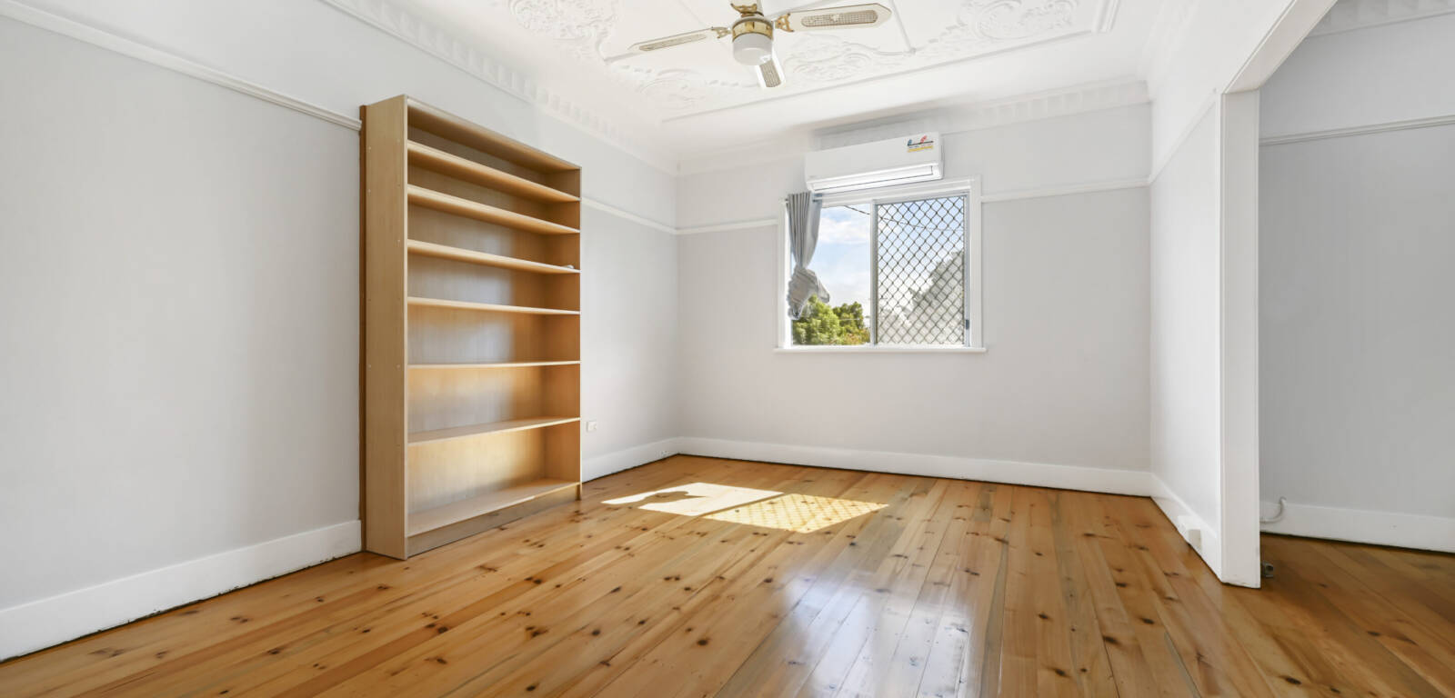 224 Campbell St, NEWTOWN, QLD 4350 AU