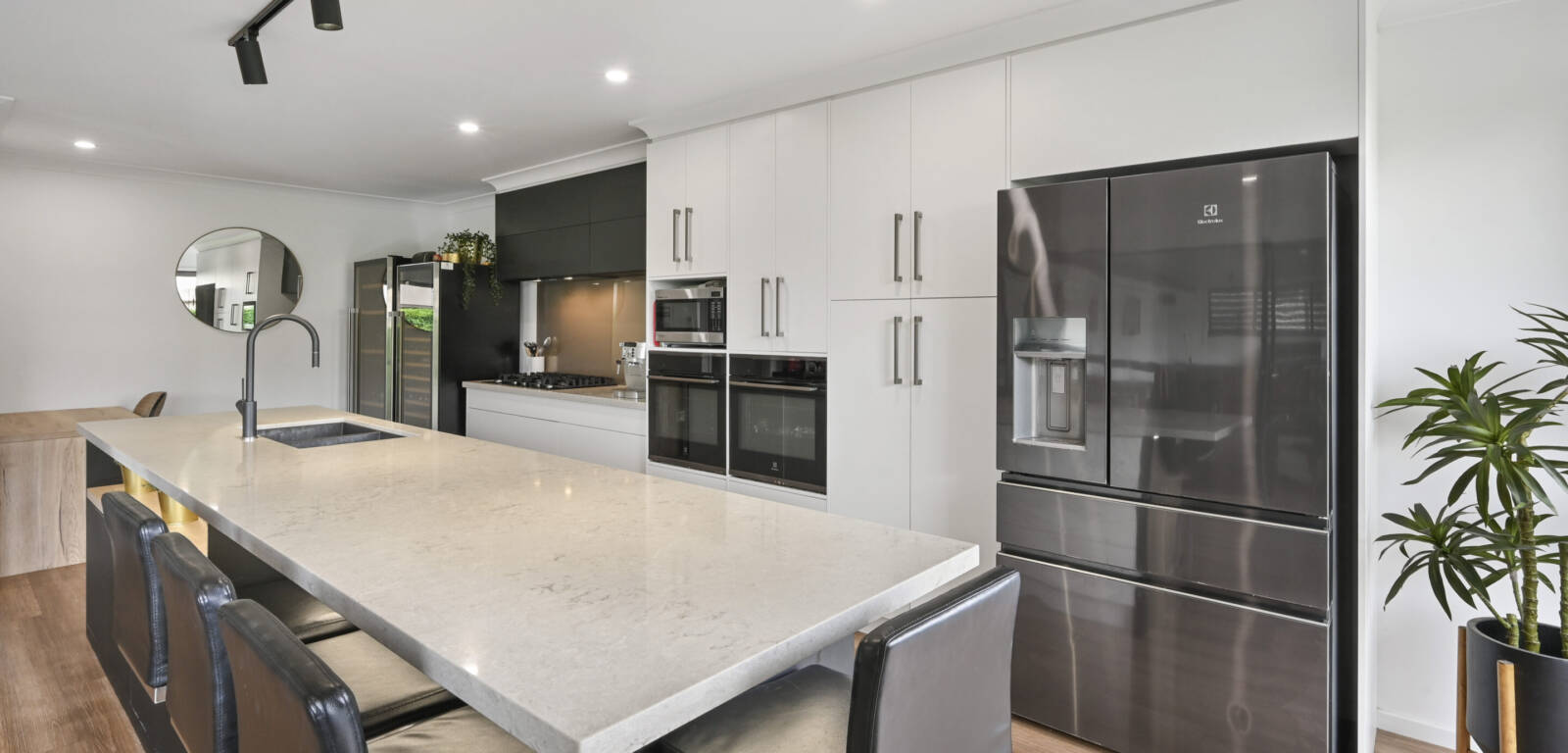 5 Jake Court, MIDDLE RIDGE, QLD 4350 AU