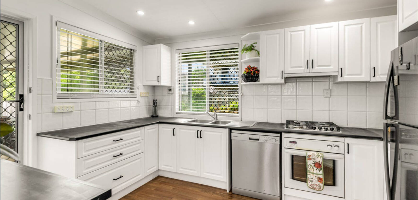 10 Kratzmann Ct, KEARNEYS SPRING, QLD 4350 AU