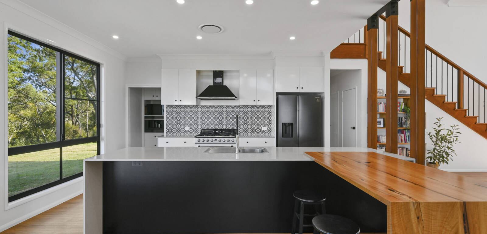 208 Fernbank Rd, FIFTEEN MILE, QLD 4352 AU