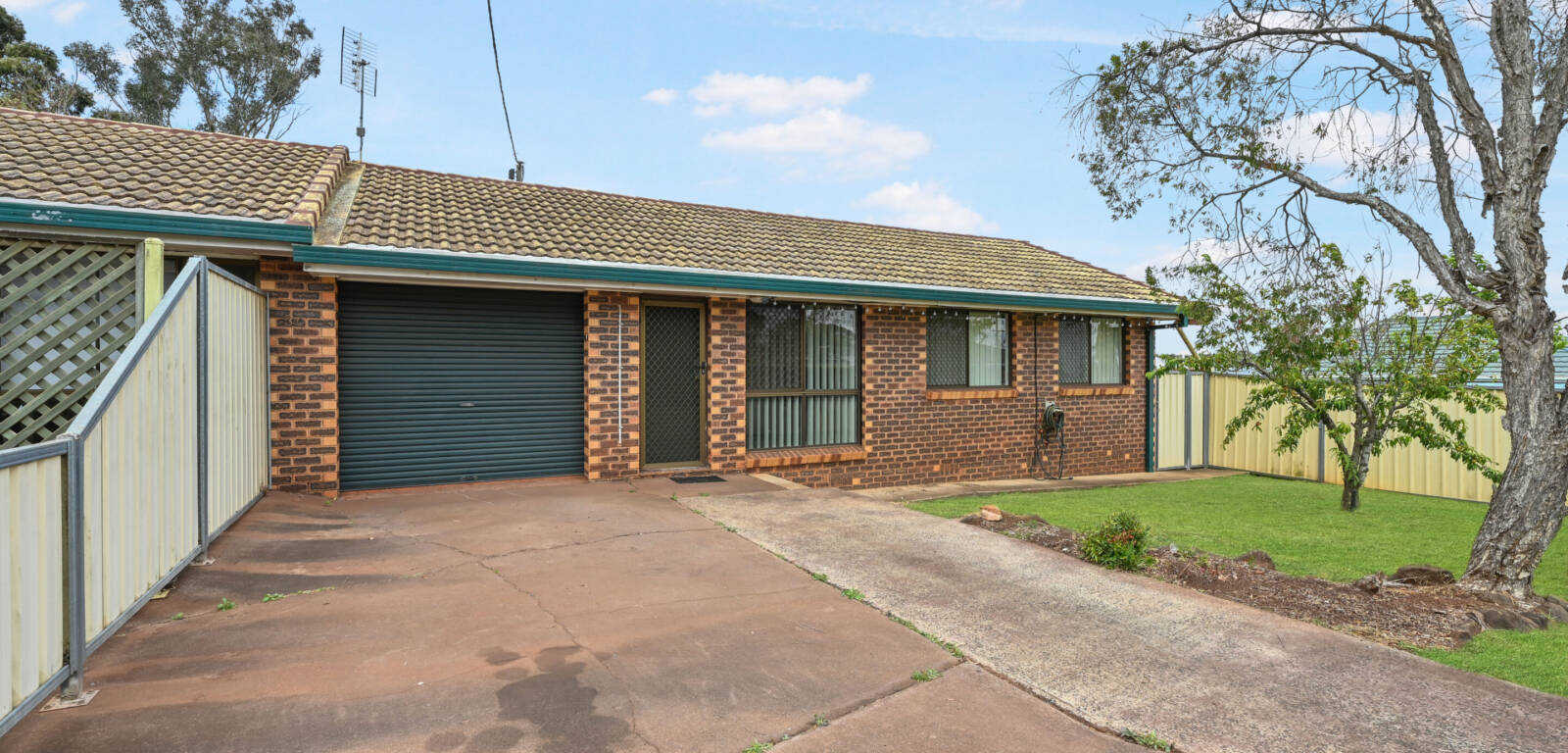 36 Hampton St, NEWTOWN, QLD 4350 AU